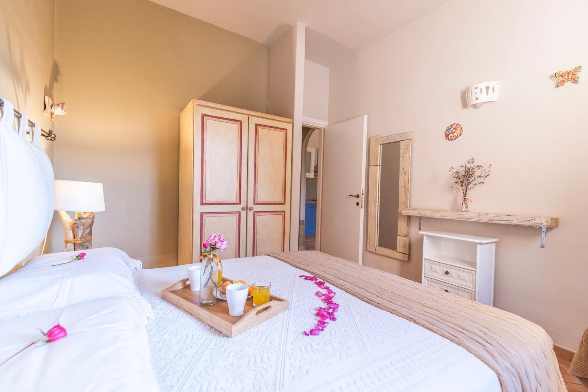 La Dimora di Amaranta Apartment Baja Sardinia Bagian luar foto