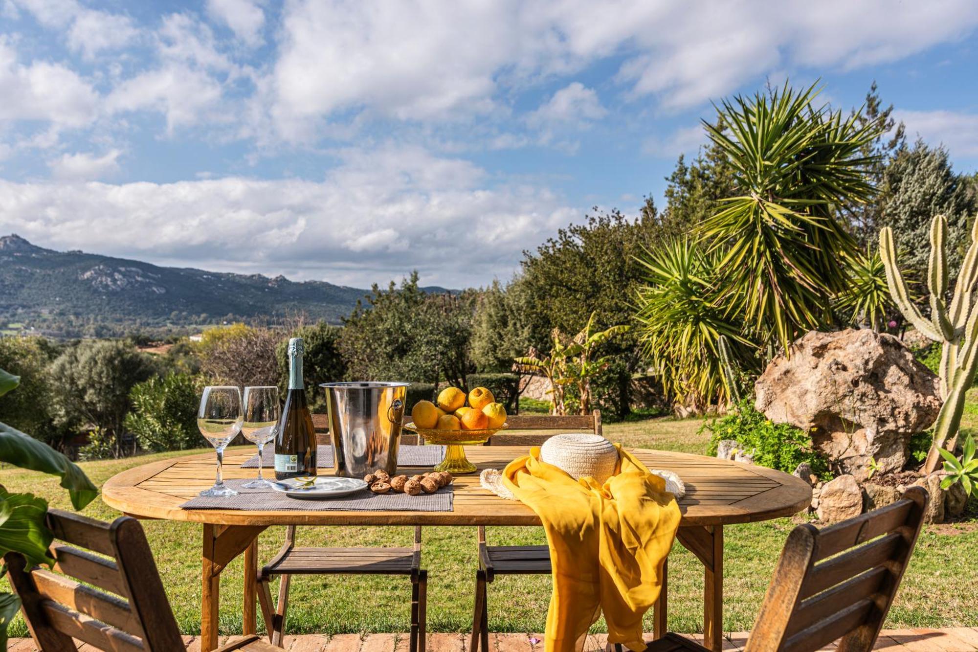 La Dimora di Amaranta Apartment Baja Sardinia Bagian luar foto
